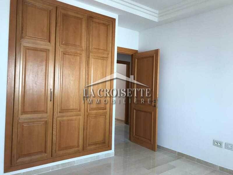 Appartement s+3 à la Soukra 